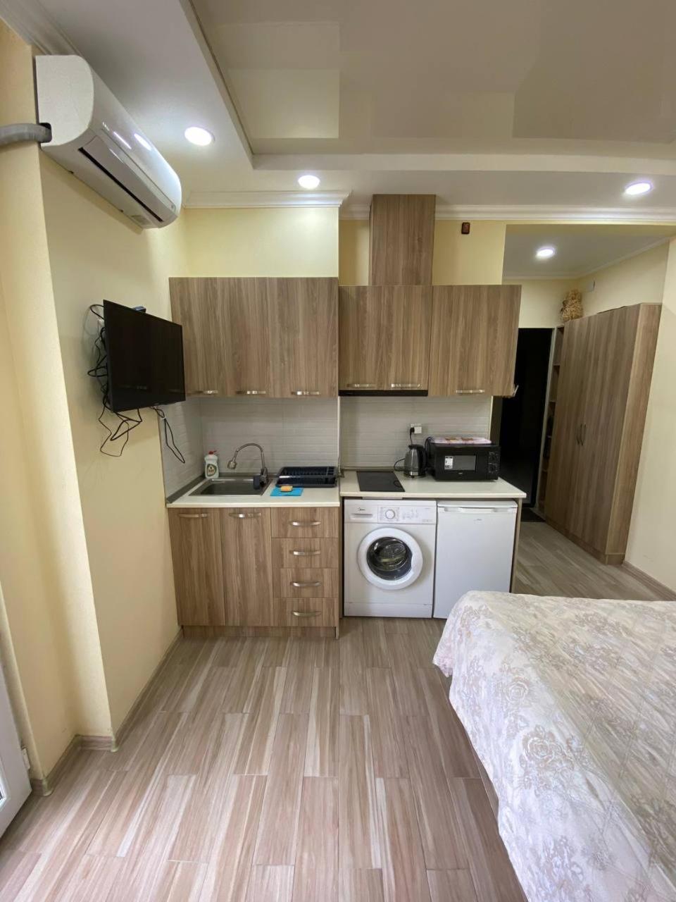 Студия Радуга У Моря Колхида Batumi Exterior photo